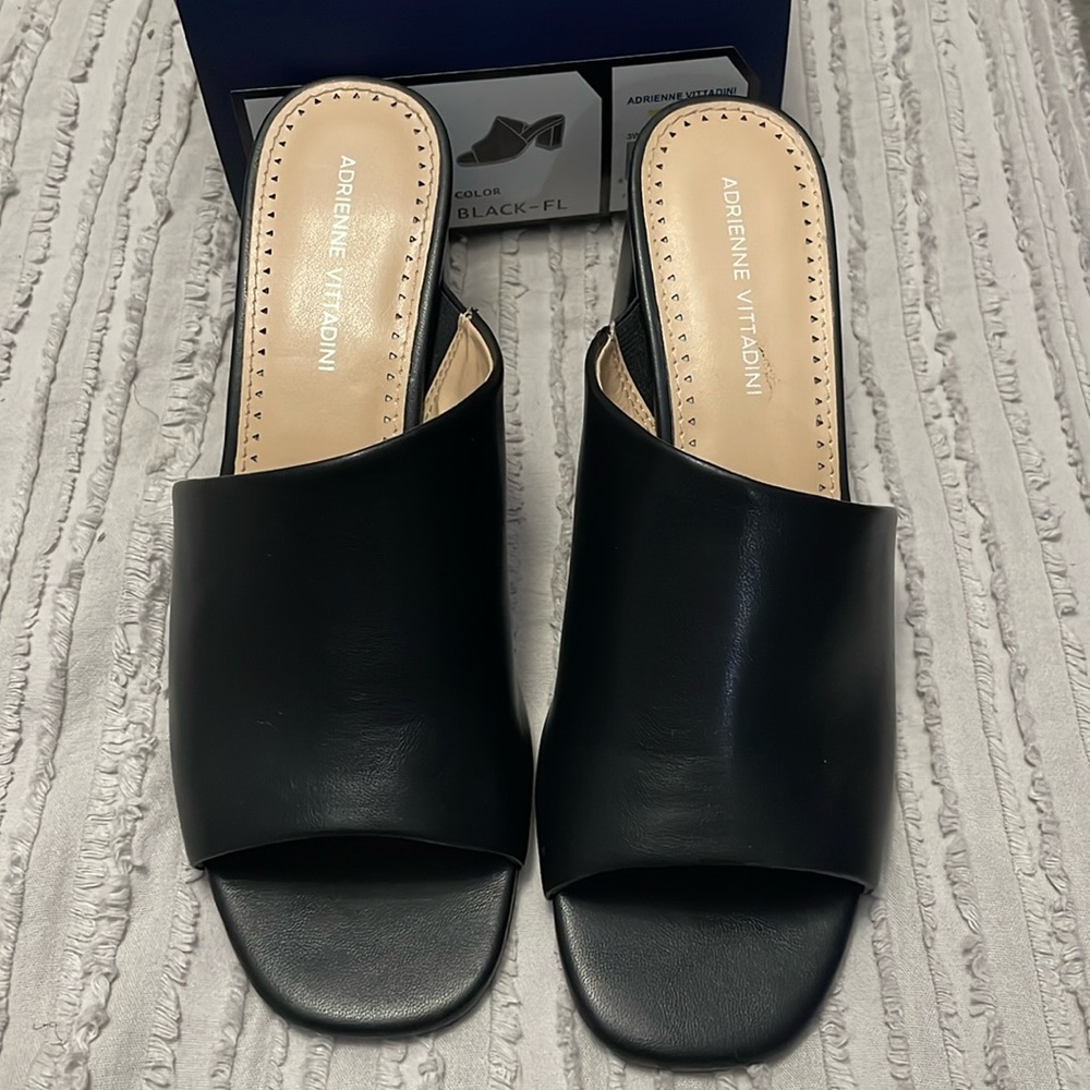 Adrienne Vittadini Albi Slide Sandals Size 9M Brand New, never worn.